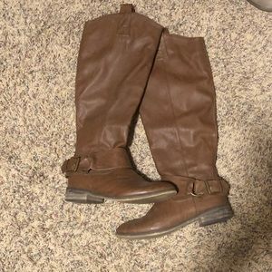 Women’s Breckelle’s Tall Riding  Boot! Size: 7